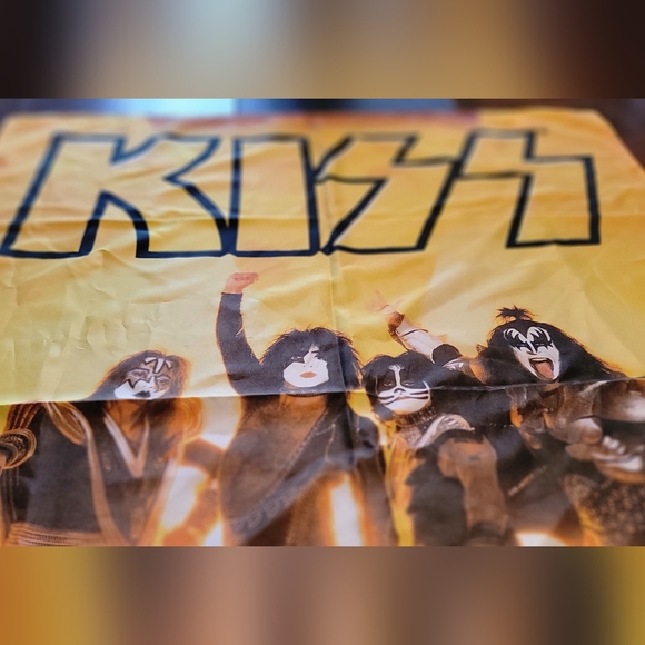 BAND ART | ✨️✨️KISS ✨️✨️Tapestry - Wall Hanging  Silk Scarf 2008 - Rock Legends - Picture 5 of 17